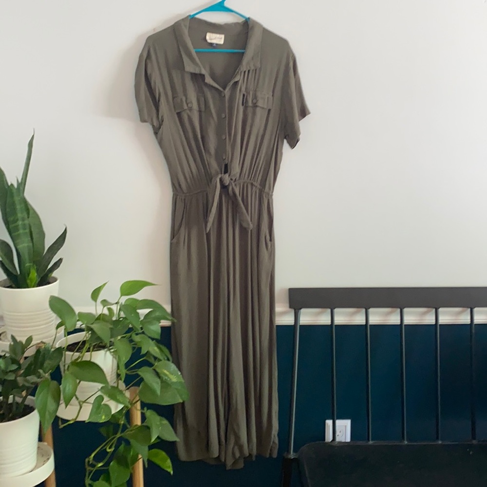 EUC Universal Threads jumpsuit
